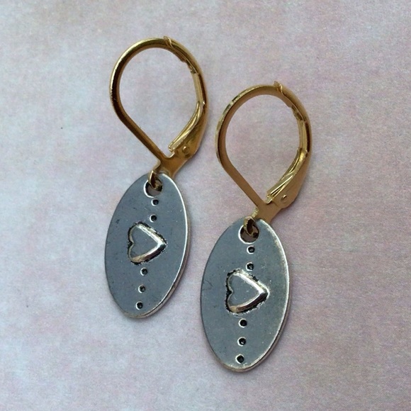 New Sundance Charm handcrafted Earrings - Picture 5 of 6